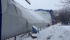 В Полтаве рухнул спорткомплекс ПЗМС: жертв нет. ФОТО