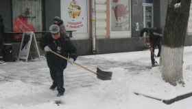 Снегопад в Полтаве вызвал коллапс на дорогах