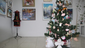 "Різдвяний салон" запрошує полтавців на художню виставку. ФОТО