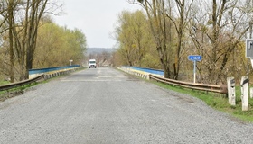 На Полтавщині перекрили рух мостом на три місяці