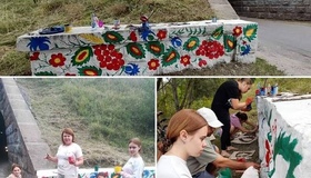 На околиці Полтави місцеві активісти розмалювали блоки орнаментом