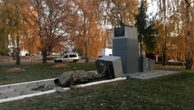 Вночі на Полтавщині знесли два пам’ятника радянським діячам