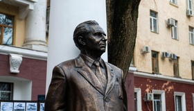 У Полтаві відкрили пам'ятник Леву Вайнгорту
