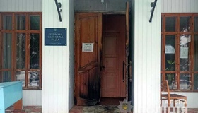 Поліція встановила причетного до підпалу дверей сільради під Кременчуком