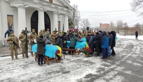 Полтавці  прощаються з п’ятьма захисниками України