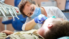 У полтавському центрі стоматології військовим безкоштовно протезують зуби