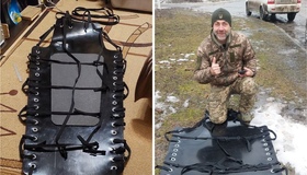 Полтавець виготовляє спеціальні ноші для евакуації бійців