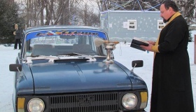 Полтавські волонтери відремонтували і передали військовим автомобіль