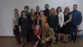 Полтавських волонтерів і бійців вчили долати "військовий синдром"