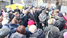 Поруч із "Полтавагазом" мітингували проти встановлення лічильників. ФОТО