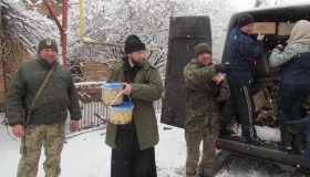 Полтавські волонтери відвезли допомогу військовим до найгарячішої точки. ФОТО