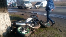 На перехресті Алмазної і Київського шосе збили мотоцикліста