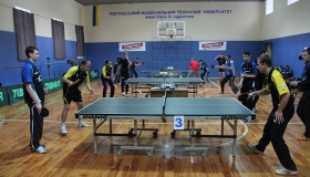 У Полтаві стартували змагання з настільного тенісу серед команд Суперліги