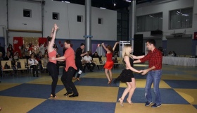 Латиноамериканські ритми в Полтаві. У міському будинку культури пройшов турнір із соціальних танців