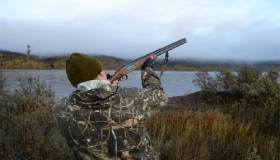 На Полтавщині затримали мисливців, які незаконно відстрілювали дику птицю. ВІДЕО