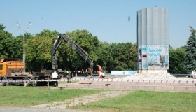 У Кременчуці демонтують постамент пам’ятника Леніну