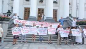 Полтавці мітингували проти будівництва на Героїв АТО. ФОТО