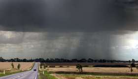 На Полтавщину прийдуть сильні зливи