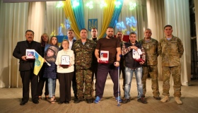 У Миргороді захисників Вітчизни нагородили відзнакою "Народний герой України"