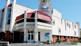 Ляльковий театр у Полтаві відкриває 79-й сезон