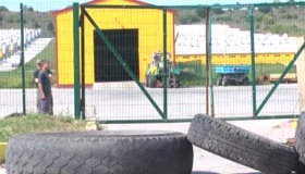 На Полтавщині селяни готують шини для блокування скандального свинокомлексу. ВІДЕО