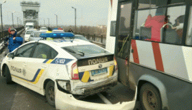 У Кременчуці поліцейське авто потрапило в аварію з маршруткою
