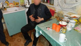 Поножовщина на Полтавщині: після удару лезо ножа застрягло у чоловіка в обличчі