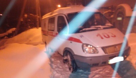 У Полтаві в снігу застрягла швидка, а на Полтавщині - автобус і 46 автомобілів
