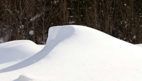 На Полтавщині тіло бабусі знайшли заметеним у снігу на городі