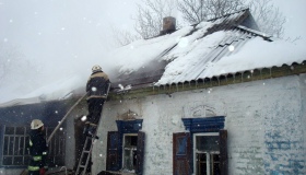 На Полтавщині рятувальники гасили пожежу чотири години, але жінку не врятували