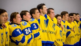 Хокейна збірна України з кременчужанами Петленком і Шиманським здобула першу перемогу на світовому чемпіонаті