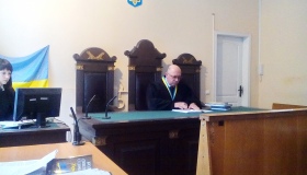 Октябрський райсуд вирішив почекати з розглядом позову щодо законності ліквідації двох "опозиційних" комісій Полтавської міськради