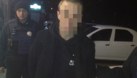 На Полтавщині чоловік погрожував працівникам магазину ножем