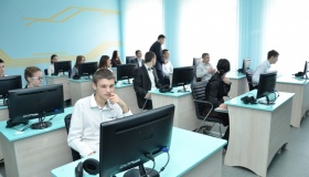 До шкіл Полтавщини надіслали майже 800 комп'ютерів із Китаю