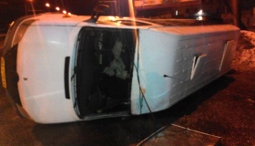 П'яний водій легковика у Полтаві перекинув пасажирський мікроавтобус із людьми
