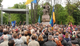 У Полтаві Порошенко відкрив третій пам'ятник Мазепі в Україні