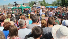 Всеукраїнський фестиваль "Купальські гуляння" у Ковалівці зібрав тисячі людей