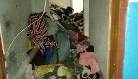У Полтаві дідуся завалило сміттям у власній квартирі. ФОТО