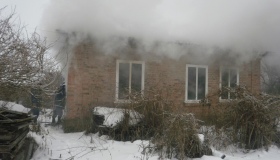 На Полтавщині чоловік загинув, палячи в чужому домі