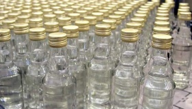 У Полтаві мішали спирт із водою і продавали під виглядом горілки
