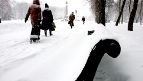 Антимонопольний комітет порушив низку справ проти комунальників за неприбрані від снігу тротуари