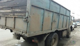 У Полтаві зупинили вантажівку, повну нелегального металобрухту