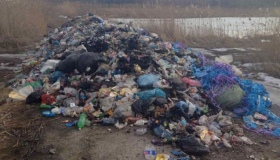Неймовірно: під Кременчуком виявили ще вісім вантажівок зі сміттям. Депутати звертатимуться до Уряду