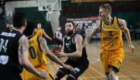Баскетбольний "Кремінь" програв "Будівельнику" перший матч серії плей-офф