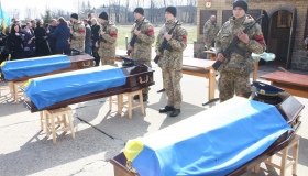 У Полтаві прощалися з військовими, які загинули під Краматорськом. ФОТО, ВІДЕО