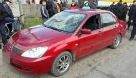 На Полтавщині в натовп мітингувальників влетіла автівка