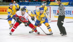 Хокеїсти "Кременчука" в складі української збірної провалили домашній чемпіонат світу