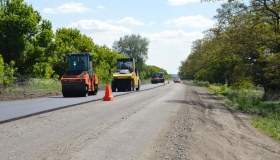 Окремі ділянки дороги на Кременчук вже заасфальтували
