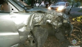 У Полтаві 9 водіїв керували цими вихідними в стані сп’яніння, один із них зіткнувся з деревом