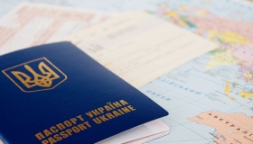 Видачу закордонних паспортів затримують на тиждень